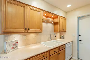 10585 W Palmeras Dr, Sun City, AZ 85373 - Photo 6