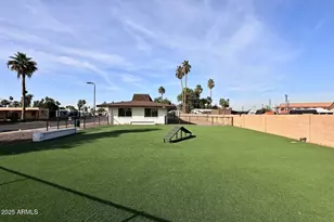 5201 W Camelback Rd, Phoenix, AZ 85031 - Photo 18