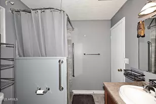 5201 W Camelback Rd, Phoenix, AZ 85031 - Photo 20