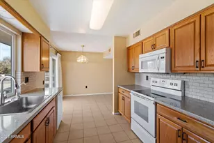 10528 W Tumblewood Dr, Sun City, AZ 85351 - Photo 2