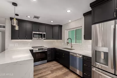 3707 E Amelia Avenue, Phoenix, AZ 85018 - Photo 8