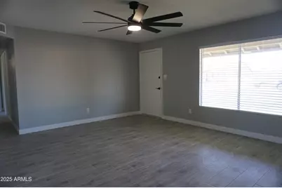 5607 N 73rd Avenue, Glendale, AZ 85303 - Photo 4