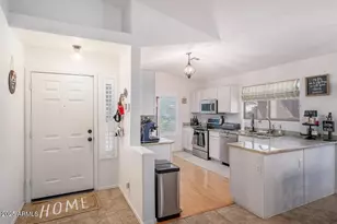 2246 E Soft Wind Dr, Phoenix, AZ 85024 - Photo 2