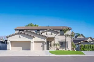 127 N Date Palm Dr, Gilbert, AZ 85234 - Photo 1