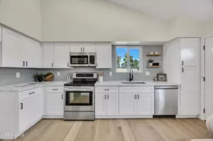 5747 N 67th Dr, Glendale, AZ 85303 - Photo 8