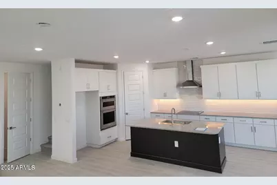 9842 S 11th Street, Phoenix, AZ 85042 - Photo 4