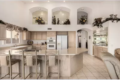 5822 S Amberwood Drive, Chandler, AZ 85248 - Photo 10