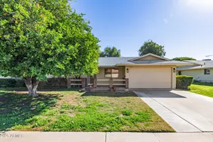10407 W Desert Forest Cir, Sun City, AZ 85351 - Photo 2