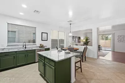 3316 W Saint Kateri Drive, Phoenix, AZ 85041 - Photo 6