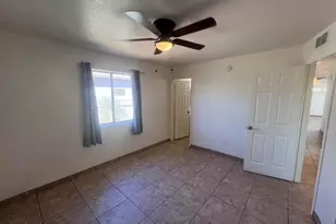 2549 E Chipman Rd, Phoenix, AZ 85040 - Photo 30