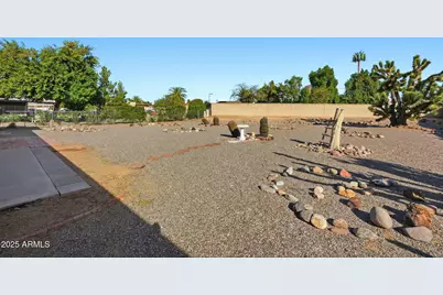 10714 W Amber Trail, Sun City, AZ 85351 - Photo 18