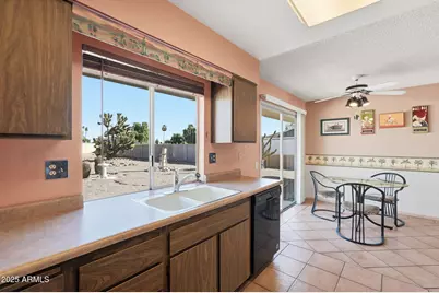 10714 W Amber Trail, Sun City, AZ 85351 - Photo 6