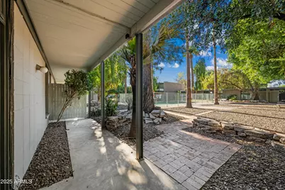 1101 E Bethany Home Road #8, Phoenix, AZ 85014 - Photo 2