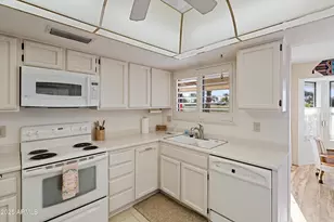 13423 W Gable Hill Dr, Sun City West, AZ 85375 - Photo 14