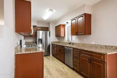 2045 W Sunnyside Avenue, Phoenix, AZ 85029 - Photo 6