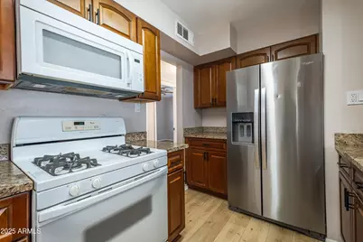 2045 W Sunnyside Avenue, Phoenix, AZ 85029 - Photo 8