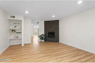 1425 E Desert Cove Avenue #33, Phoenix, AZ 85020 - Photo 2