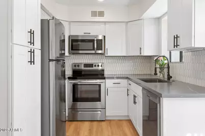 1425 E Desert Cove Avenue #33, Phoenix, AZ 85020 - Photo 8