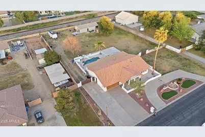 704 E Mesquite Avenue, Gilbert, AZ 85296 - Photo 22