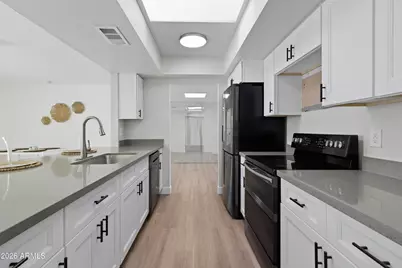 4813 W Hayward Avenue, Glendale, AZ 85301 - Photo 8