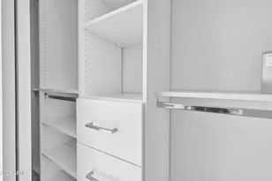 1362 E Wickieup Ln, Phoenix, AZ 85024 - Photo 32