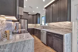 1362 E Wickieup Ln, Phoenix, AZ 85024 - Photo 16