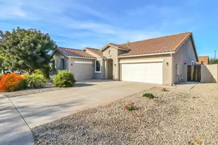 1866 E Ravenswood Dr E, Gilbert, AZ 85298 - Photo 2
