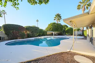 10832 W Saratoga Cir, Sun City, AZ 85351 - Photo 4