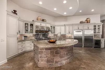 20 E Oakwood Hills Drive, Chandler, AZ 85248 - Photo 2