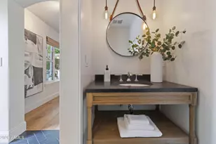 4021 E Hazelwood St, Phoenix, AZ 85018 - Photo 12