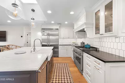 4021 E Hazelwood Street, Phoenix, AZ 85018 - Photo 8