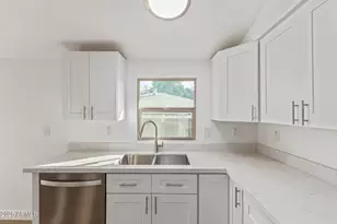 2125 W Highland Ave, Phoenix, AZ 85015 - Photo 14