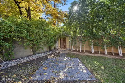 1825 E Medlock Drive, Phoenix, AZ 85016 - Photo 52
