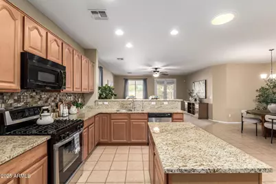 119 S 172nd Drive, Goodyear, AZ 85338 - Photo 8