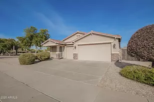 119 S 172nd Dr, Goodyear, AZ 85338 - Photo 4