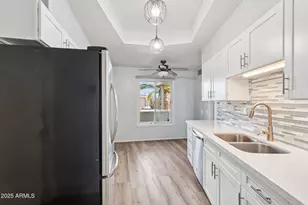 11146 W Jacaranda Dr, Sun City, AZ 85373 - Photo 14