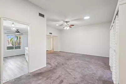 11146 W Jacaranda Drive, Sun City, AZ 85373 - Photo 10