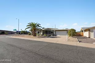 11146 W Jacaranda Dr, Sun City, AZ 85373 - Photo 36