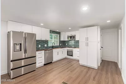 17825 N 7th Street #114, Phoenix, AZ 85022 - Photo 1