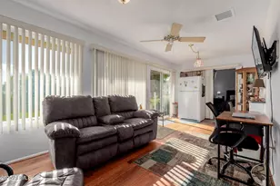 10023 W Pleasant Valley Rd, Sun City, AZ 85351 - Photo 8