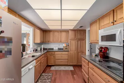 10023 W Pleasant Valley Road, Sun City, AZ 85351 - Photo 12