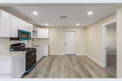 2749 W Montecito Avenue, Phoenix, AZ 85017 - Photo 6