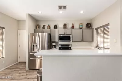 2052 N Holguin Way, Chandler, AZ 85225 - Photo 14