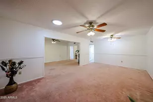 11040 W Salem Dr, Sun City, AZ 85351 - Photo 12