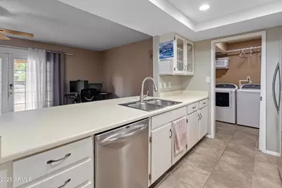 3158 W Celica Circle W, Phoenix, AZ 85053 - Photo 12