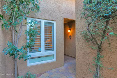 943 E Lois Lane, Phoenix, AZ 85020 - Photo 10