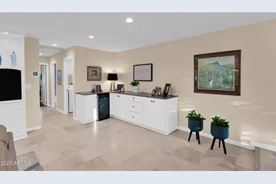 943 E Lois Lane, Phoenix, AZ 85020 - Photo 14