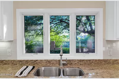 943 E Lois Lane, Phoenix, AZ 85020 - Photo 20