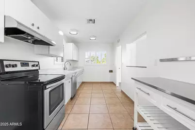 457 W Mulberry Drive, Phoenix, AZ 85013 - Photo 8