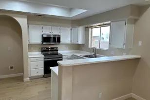5018 E Siesta Dr, Phoenix, AZ 85044 - Photo 8
